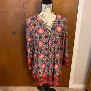 Dress Barn paisley polyester top w/ 3/4 sleeve and tie up front